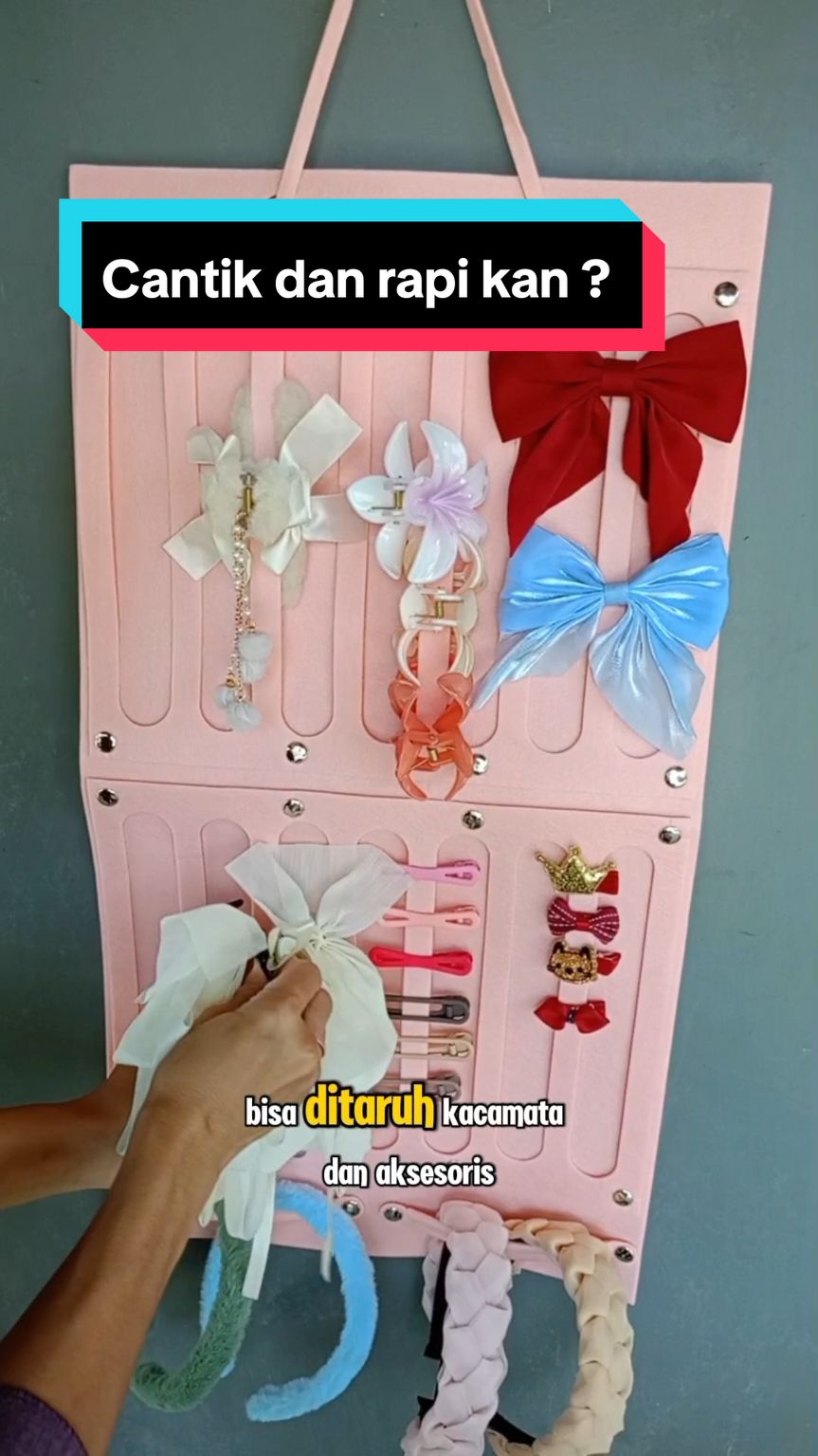 Beli ini deh, accessoriesmu bakalan lebih rapi dan cantik 💗 #aksesoriswanita #organizer #storageideas #jepitanrambut #bando #ikatrambut #genz #y2k #aesthetic #xyzbca #wibgajian #fyp #fypシ 