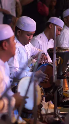 Ustd Hasan Az-Zahir review mika @ahapercussion spesial khaul Solo 113 di acara Tegal Bersholawat bersama Az-Zahir Pekalongan #azzahir #azzahirpekalongan #azzahirtegal #tegal #tegalbersholawat #habibbidinasegaf #zahirmania #azzahirtegal #zahirmaniategal #darbukasholawat 