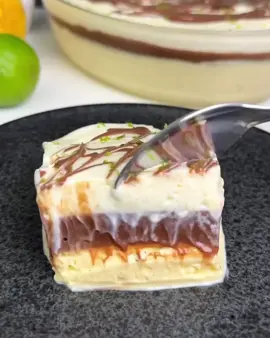 🤤 Marido gelado! Quem prova, pede a receita! Deixe um ❤️ se gostou da receitinha 🥰 Ingredientes 1° passo 1 leite condensado 2 creme de leite 3 colheres de sopa de leite ninho 250ml de suco de maracujá da própria fruta 2°passo 250g de chocolate 1 creme de leite 3°passo 1 leite condensado 2 creme de leite 3 colheres de sopa de leite ninho 200ml de suco de limão da fruta Geladeira por pelo menos 5 horas para ficar bem gelado e consistente #marido #gelado #sobremesa #chocolate 