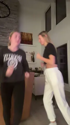 hype us up? @sienna 🤷🏼‍♀️