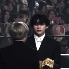 why is he this perfect its making me  #fyp #taehyung #perfect #foryou #viral #real #nostalgia #zyxbca #targetaudience #bangtan #bts #2019bts #mog #whyishemoggingme #kpopfyp #kpop 