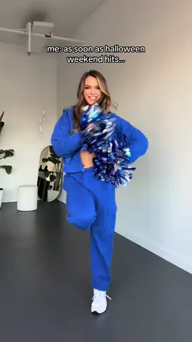 curls couldn’t handle all the hair whips hahah 💙 #halloween2024 #halloween  #halloweencostume #dcc #dallascowboyscheerleaders 