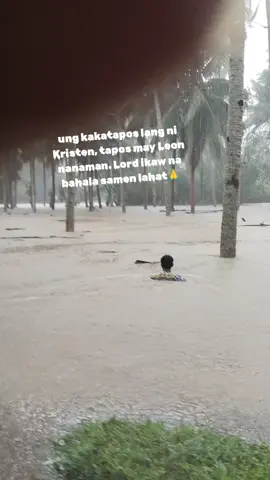 first time ko to maranasan sa buong Buhay ko. ginawang dagat ung niyogan Namin,unti nalang aabot na sabahay Namin ung baha😇pero mabaet c God.d niya hinayaan ung tubig pasokin Ang bahay Namin♥️🙏