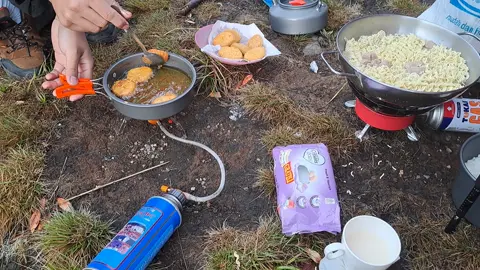 masak indomie di gunung 🌿 , #pendakigunung #alunalunsuryakencana #fouryou 