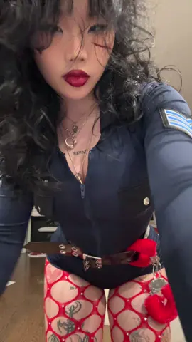 i’m wearing so many clothes tiktok #halloween #cosplay #costume