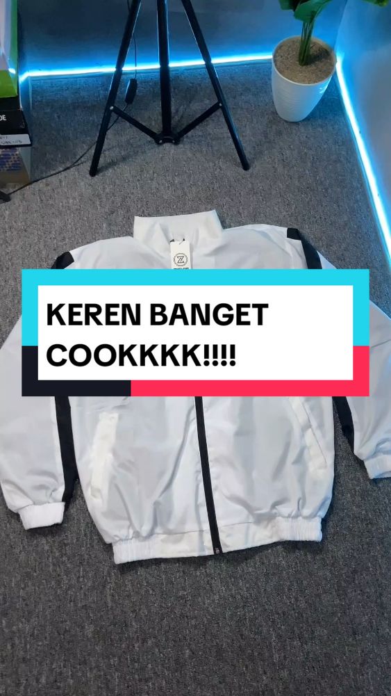 #jakettracktop #jakettracksuit #jaketparasut #outfitideas #outfitinspo #outfitinspiration 