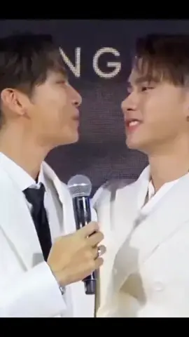 kiss me 😘 #mewlions #Mewsuppasit #tulpakorn #ตุลย์ภากร #mewsuppasit21 #mewsuppasitjongcheveevat #tulpakornthanasrivanitchai #tul_pakorn #mewtul #Mewtul #มิวศุภศิษฏ์ @Mew Suppasit @TUL PAKORN T. @denissaja @Iim MS. Jcv @let it be free 🐳🐋🐬 