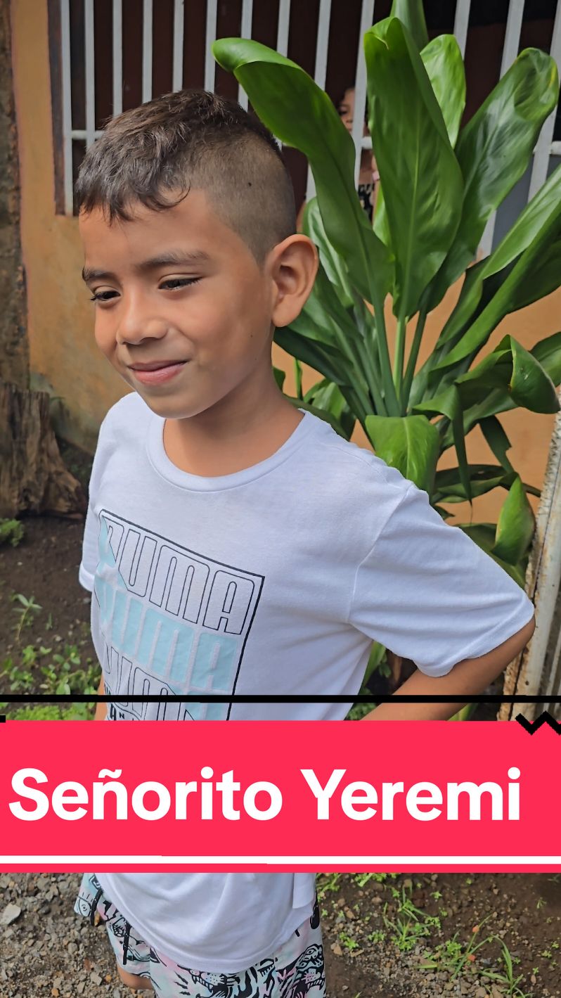 Feliz cumpleaños ✨️ #cumpleañosfeliz #viralvideo #floreselpatron #floreselpatronmanagua #nicaragua🇳🇮 #nicasenelmundo🇳🇮 #ZamShop #arreglosflorales #foryou #paratiiiiiiiiiiiiiiiiiiiiiiiiiiiiiii #happybirthday #entregasespeciales 