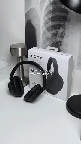 มาแล้วว unbox new headphone! น้องดีมาก ตัดเสียงรบกวนได้ด้วยย แต่ที่ตำมาเพราะน้องจ๋วยยย 5555 🎧🎱 #headphone #sony #หูฟัง #หูฟังบลูทูธ 