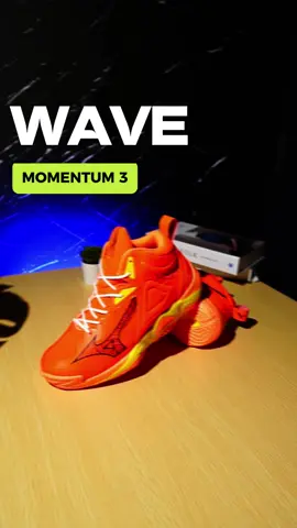 Warna baru dari momentum 3. Cek keranjang kuning karena stock terbatas #wibgajian #sepatuvoli #sepatuvollymizuno 