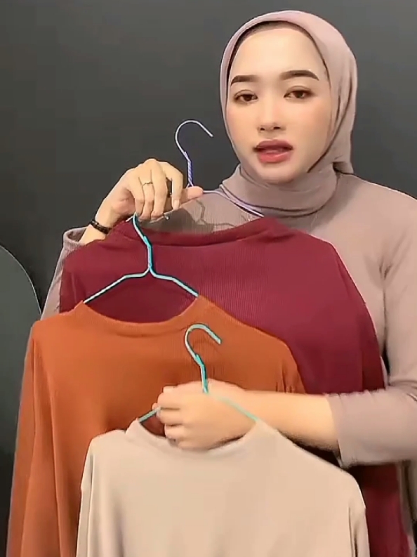 Atasan Wanita Zaeca Blouse Rajut Rib Knit #knitbatwing #blouserajut #atasanwanita #atasanknit #atasanblouse #atasanrajut #atasanterbaru #atasankekinian #fyppppppppppppppppppppppp #belilokal 