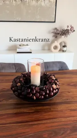 Kastanienkranz 🤎 Wie gefällt er euch? 🥰 #herbstbasteln #kastanienkranz #kranzliebe #kranzbinden #actiondiy #herbstdeko #herbstdekoration #bastelnfürweihnachten 