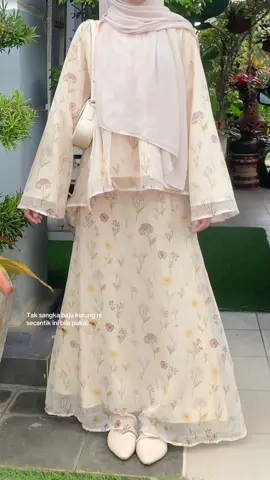 Obsession on baju kurung floral 🍂✨  #bajukurung #onesetoutfit #bajukurungfloral #onesetoutfit 