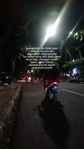 hanya sebatas pernah kenal, yang telah punah🥀 #sadvibes #sadstory #storysad #sad #galaubrutal #4you #fyp 