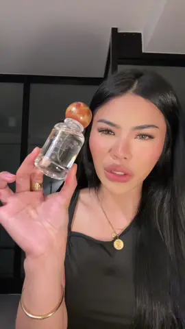 น้ำหอมสำหรับคนสวย เดรสแดงจิกส้นสูง เกิดที่ลอนดอน 💃🏼👠👑  #แป้งจู #layah #น้ําหอมไลยา #น้ำหอม 