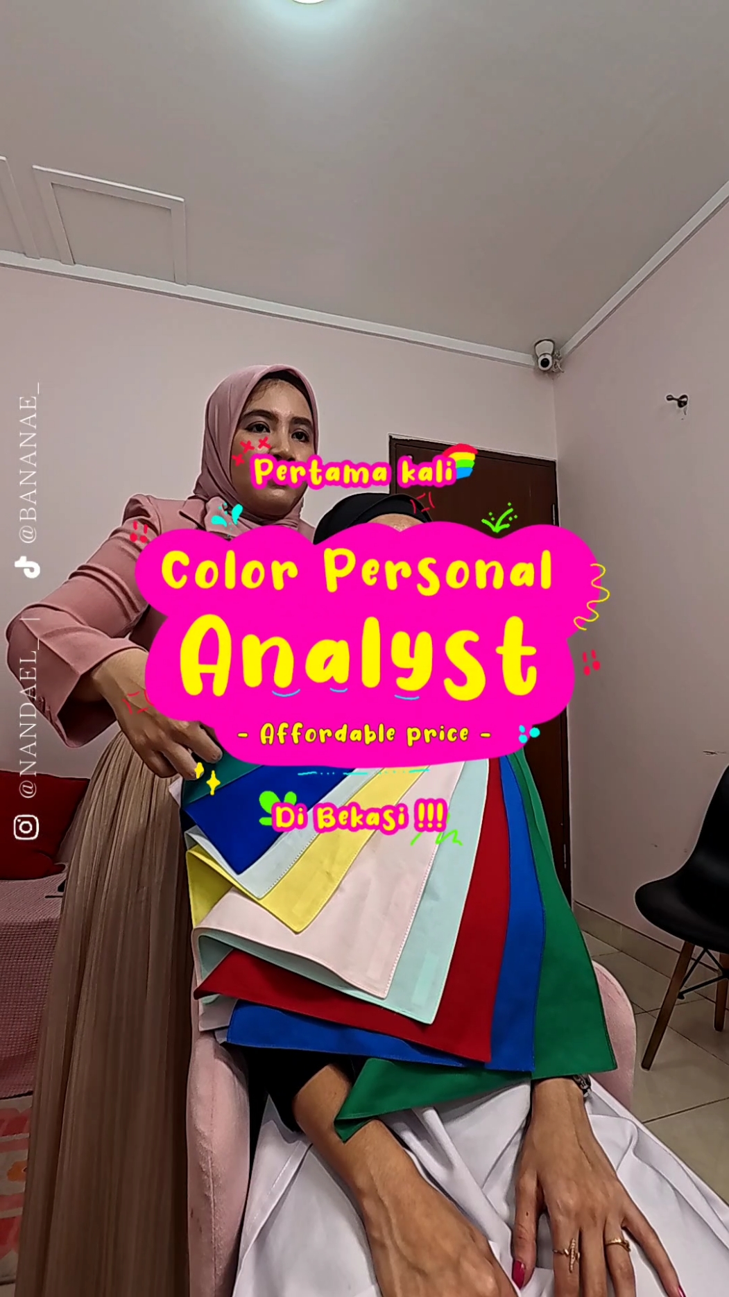 AKHIRNYA COLOR PERSONAL ANALYST DI BEKASI 😭🙏🏻, Mana nih orang bekasi!!? Cuzzz lah booking @bloomnbloom.id Mana murmer banget cuuyy, keren pooollll, banyak banget ilmu yang di dapet dari sesi Color analyst ini 😭.. Daaaaann seru juga ternyata ngulik warna 😆💘 #DailyMiniVlog #adayinmylife #colorpersonalitytest #coloranalysis #personalcolor #personalcolorbekasi #bekasiplacetogo #bloomnbloom #bekasitimur 
