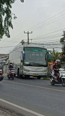 salah satu Body bus yang timeless evonext by new armada #fypシ #bus #klasik #evonext #newarmadakaroseri #fyp 