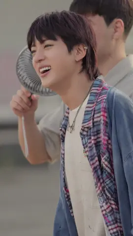 해피 모먼트 가득 🎤🎸🎶💜 #진 #Jin #Jin_IllBeThere #Jin_Happy 