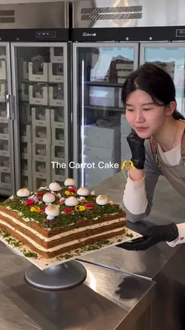 Do you remember our Carrot Cake?  Let’s bring it back at new ENZE! 🤭 #sydneyfood #sydneylife #sydneybakery #sydneycakes #enzebakery #bakeryowner #carrotcake 