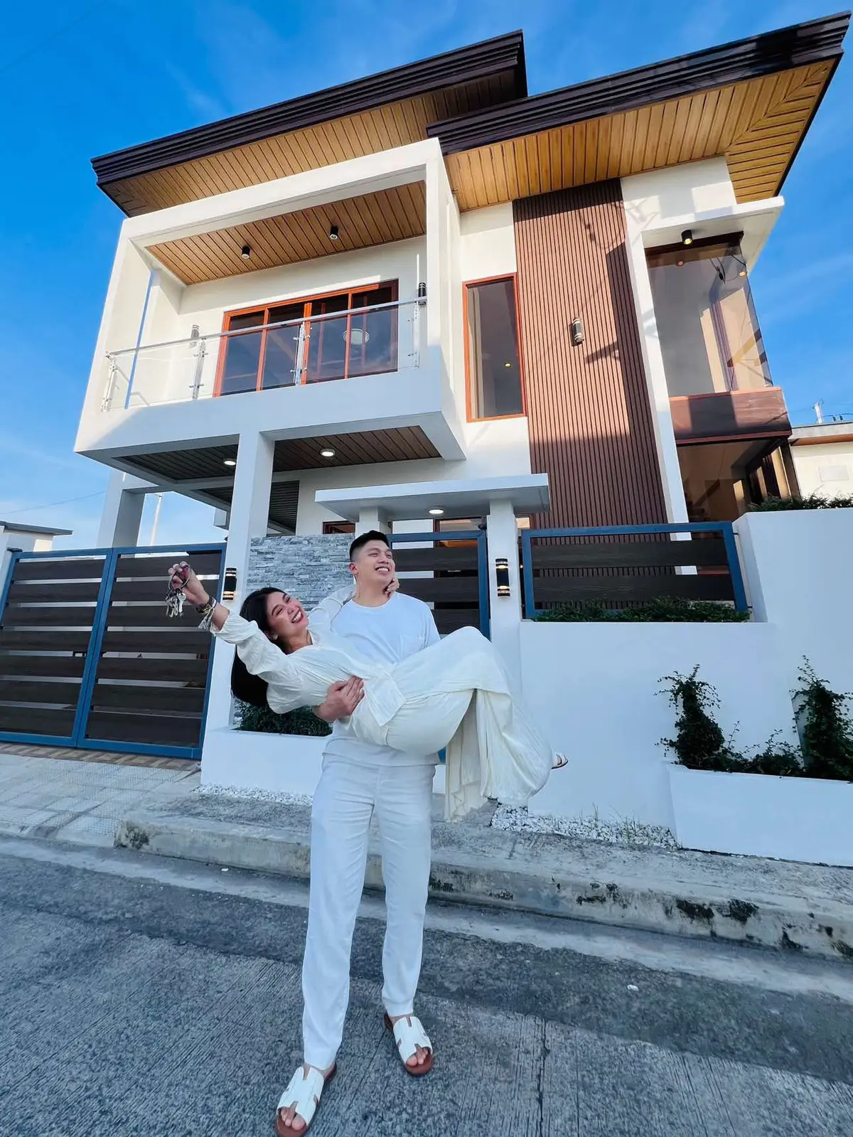 Parang kailan lang, isa sa mga naging hobbies natin ang mag lakad-lakad sa mga subdivisions tapos ituturo yung mga bahay na gusto natin balang araw.  “Yan! Yan yung dream house ko” Sinasabi lang natin, pero deep inside hindi pa natin alam paano mag-sisimila makuha. At laging naiisip na baka yung ganyang pangarap para lang sa iba..  Pero ngayong taon, we decided na itotodo natin.. hindi tayo tumigil. Lakas ng loob ARAW-ARAW at FAITH kay Lord ang puhunan natin.. kasi hindi naman nakatingin sa Lord sa kung magkano ang nasa bulsa natin, kundi sa paniniwala natin na kaya natin ma-achieve sa TIMING na gusto Niya. Hataw kung hataw!  Pagkatapos ng isang goal, iisipin na agad natin ang susunod. Kaya thank you sa mga nakapalibot saamin, sa nag-pupush saamin..  Masyado tayo naka-focus sa susunod na pangarap.. pero kapag nagdahan-dahan ka pala at lumingon, makikita mong malayo narin pala tayo.  Yung dating mga panalangin lang natin, nasagot na pala. Grabe🥹 Maraming salamat Lord sa lahat lahat! 🥰 Thank you, JC house incentives!  Thank you, Eralista!  WITH GOD NOTHING IS IMPOSSIBLE! 👆 #houseoftiktok #kmpinos #fayepinos @KM PINOS 