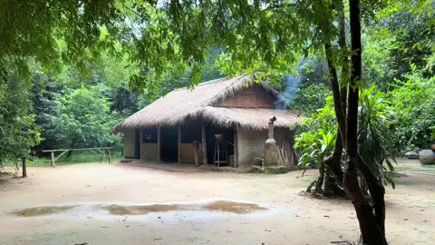 nhà tranh vách lá, có ai còn nhớ, cái thời không điện thoại, internet.. nhớ 🙂#nhadepmientay #khonggiandep #kyuctrongtoi #mientay 