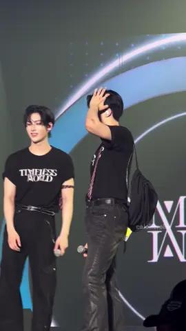 jaz - teman bahagia gunwook (&bit ricky) focus 🥹💗 #parkgunwook #gunwook #zb1 #ZEROBASEONEINJKT #TIMELESSWORLD_IN_JAKARTA #worldtour 