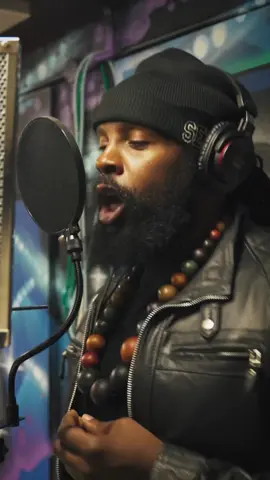 Da Fuchaman recording Feeling Irie produced by Little Lion Sound & Costa Rebel for Evidence Music 🔥🔥🔥🔥 #reggae #littlelionsound #reggaemusic 