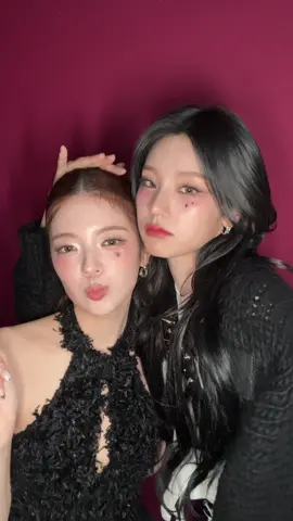 #예지수 beaming blazing just like that 💖 #ITZY #MIDZY  #YEJI #예지 #LIA #리아 #ITZY_GOLD #GOLDChallenge