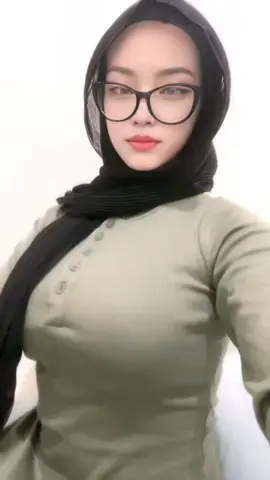 #tiktoktobrut #cewektobrut #hijabtobrut #mikgemoy #cekerbabat #hijabcantik #cewekhijab #jilbabtiktok #jilbabgede #viral #hijabketat #tobrut 