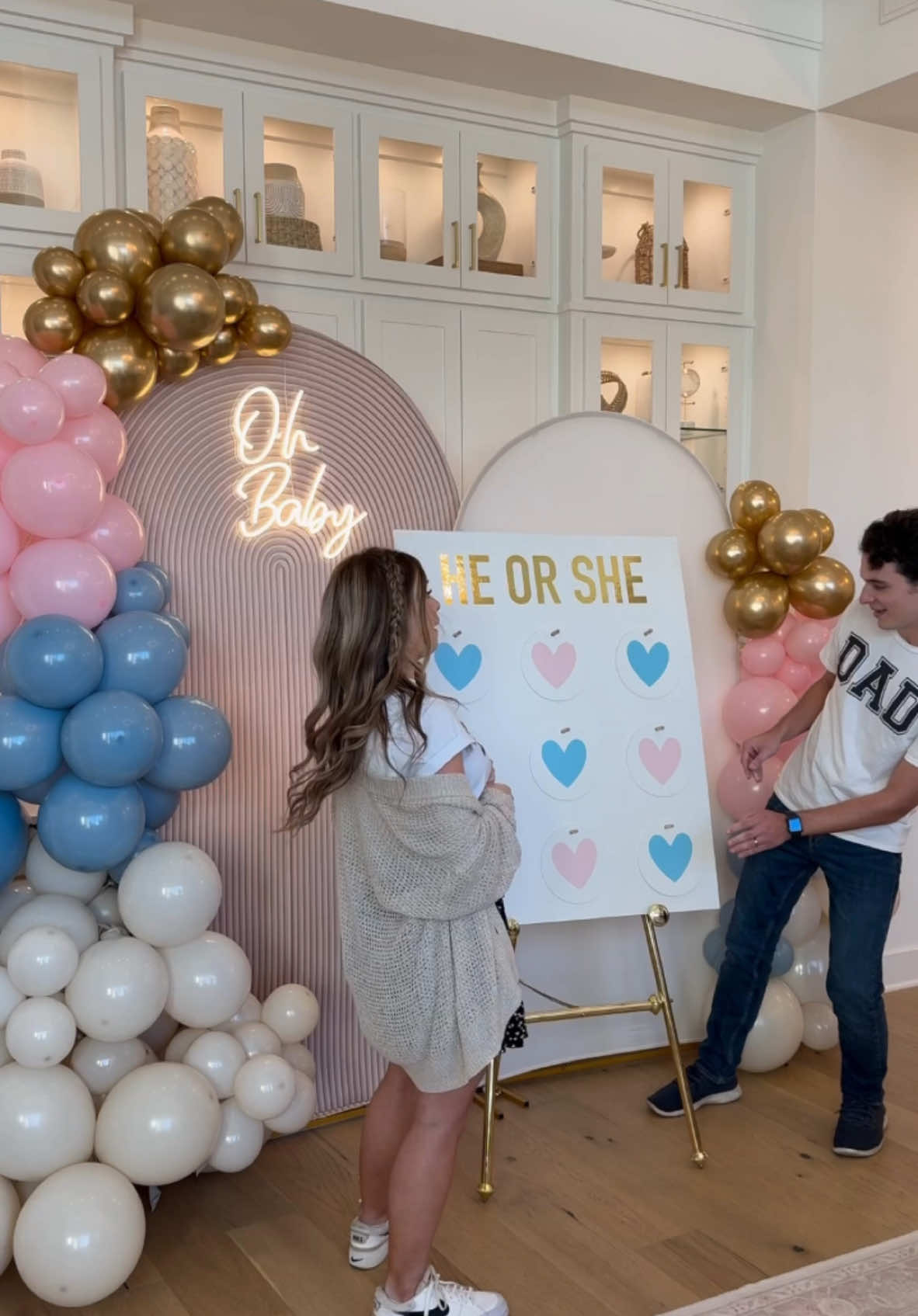 Nobody could’ve prepared me for the END 😭😂 @Zoee Burns  Everything I used for this DIY cute setup including arches, covers and balloons are in my amazon storefront under “ parties “ 🫶🏼  #genderrevealparty #genderreveals #genderrevealideas #genderrevealgames #genderrevealguesses #genderrevealvideos #genderreveals 