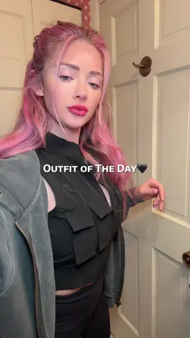 vest is from @Firmabs_brand  leggings are @lululemon  zip up is @JOAH BROWN  #OOTD #outfit #outfitinspo #outfitideas #outfitoftheday #fitgirl #gymgirl #michigan #detroit #tampa #florida 