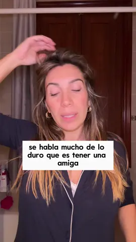 Etiqueta a la amiga o amigo de la que estés orgullosa 🩷✨ ORGULLO es lo que se siente cuando tu amiga por fin decide salir. Orgullo y admiración porque es tremendamente difícil. Y desde aquí me gustaría valorar, valorar el tremendo trabajo que se necesita para salir.