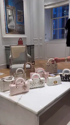 Brown’s hotel organised a VIP shopping experience at Dior bc bestie and I have been going THROUGH it 🥺🥺🥰🥰💋💋❤️🍒🍒 #luxuryshopping #hotgirls #itgirlaesthetic #imjustagirl #luxury #dior #billionaire #dreamlife #fyppppppppppppppppppppppp 