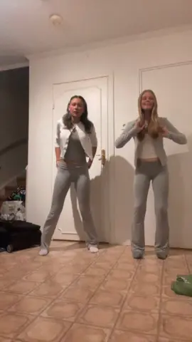 Twinies@🔛🔝 #foryoupage #fyp 