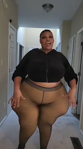 #viralmagicleggings #leggingsoftiktok #kellyblackcherry2nd #foryoupage #tiktokusa #tiktokmademebuyit #plussizefriendly #magicleggings 