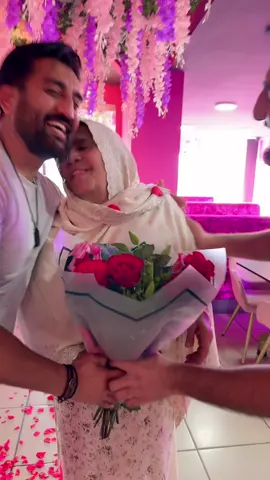 Meri Maa ke barabar koi nahin. ❤️🤲#family #mother #maa #Love #foryoupage #for 