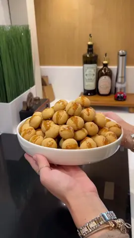 🍥TUZLU KURABİYE🍥 🍥🍥🍥🍥🍥🍥🍥🍥🍥🍥🍥 Malzemeler; 🍥250 gr. Tereyağ (oda sıcaklığında yumuşak) 🍥1 su bardağı sıvıyağ 🍥2 adet yumurta (sarılarını üzeri için ayırabilirsiniz) 🍥1 paket kabartma tozu 🍥Yarım su bardağı pudra şekeri 🍥2 çay kaşığı tuz 🍥Un (yavaş yavaş ekleyip yumuşak ele yapışmayan bir hamur elde edin) Üzeri için; 🍥Ayrılan yumurta sarıları Hazırlanışı; Tüm malzeme yoğurulur. Yumusak ele yapışmayan bir hamur elde edilir. Minik minik topcuklar yapılıp tepsiye dizilir. Üzerine yumurta sarısı sürülüp 175 derecelik ısıtılmış fırında üzerleri kızarana kadar pişirilir. Afiyet olsun.🍥 İNGİLİZCE: 🍥SALTY COOKIES🍥 🍥🍥🍥🍥🍥🍥🍥🍥🍥🍥 Ingredients; 🍥250 gr. Butter (soft at room temperature) 🍥1 cup of oil 🍥2 eggs (you can separate the yolks for the topping) 🍥1 pack of baking powder 🍥Half a cup of powdered sugar 🍥2 teaspoons of salt 🍥Flour (add slowly and obtain a soft dough that does not stick to the hand) For the topping; 🍥Separated egg yolks Preparation; Knead all the ingredients. A soft dough that does not stick to the hand is obtained. Make tiny balls and place them on the tray.  Brush with egg yolk and bake in a preheated oven at 175 degrees until golden brown. Enjoy your meal.🍥 @kubrapelvann:🎥 🍥🍥🍥🍥🍥🍥🍥🍥🍥🍥🍥 🍥#instagram 🍥#keşfet 🍥#nefisyemektarifleri 🍥#tasty 🍥#tatlıtarifleri 🍥#sunum 🍥#sahanelezzetler 🍥#reklamdeğil 🍥#yemektarifleri 🍥#mutfak 🍥#nefissunumlar 🍥#börek 🍥#sunumönemlidir 🍥#kurabiye 🍥#reels 🍥#tarifsunum 🍥#akşamyemeği 🍥#kahvekeyfi 🍥#kek 🍥#kolaytarifler 🍥#yemek 🍥#instafood 🍥#tarif 🍥#hamurişi 🍥#mukemmellezzetler 🍥#yummy 🍥#mutfakgram 🍥#lezzetlitarifler 🍥#kahvaltı 🍥#keşfetteyiz