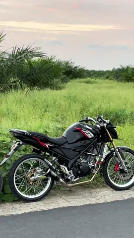 Numpang lewat suhu - suhu 🙏🏻🫵🏻🔥🔥#cb150rmodifikasi #cb150r_jarijari #cb150rstreetfire#cb150rjarijarimedan #cb150rjarijarinusantara #stylemedan #fyp #fypシ 