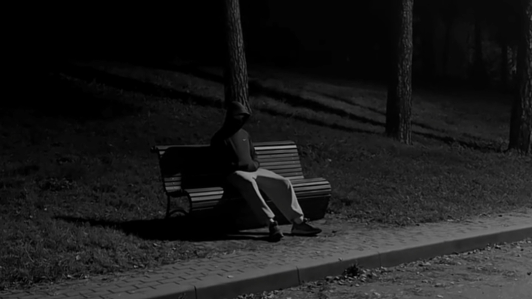 تلمَلم شتاتك سنة ويهدمك سؤال . . عبارة توصف حالتك  . .