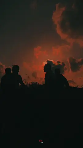 Friends forever🫂🖤  #CapCut #newsongs #100k #fyyyyyyyyyyyyyyyy #For_you #newsong #forvyou1 #fyp #fypage #fypシ゚viral #sinhalaquotes #quotes #tiktok #dropedit #pageforyou #trendingsong #friends #everyone #evening #vibes #status #whatsappstatus 