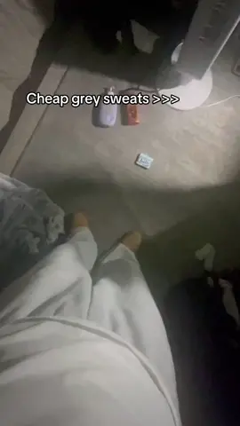 10$ cant go wrong #CapCut #sweatpants #greysweatspants #comfortable #spookyseason #coldweather #sweats #TikTokShop #tiktokshopfinds #tiktokmademebuylt #fashiontiktok #fashion #y2k #baggypants #baggyjeans #viralvideo #scarygooddeals #buynow #flashsale