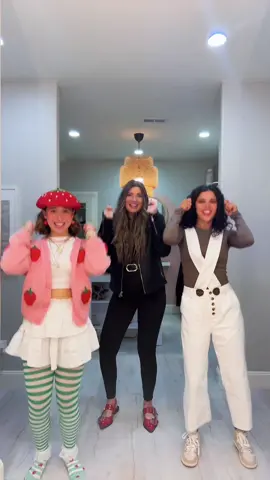 I love meeting new friends ❤️🩷✨ #dance #fyp #halloween2024 #friends #sister #halloween #bedchem #trending #dancing #halloweencostume @lisi:) @klailea 