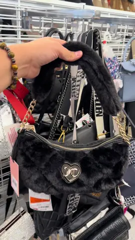 The best finds at @dd’s Discounts 💖 love me my fluffy black shoulder bag 🥰 @Juicy Couture #explore #explorepage #explorepage✨ #fyp #foryou #foryoupage #ddsdiscounts #ddsdiscountsfinds #juicycouture #juicycouturefindd #fluffyjuicy #fluffyjuicycouture #shoulderbag #bigtote #tote #crossbody #crossbodybag #shopping #personalshopper