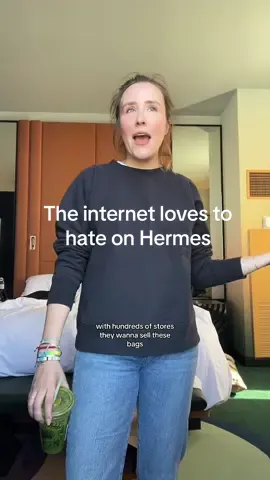 Lololol and i dont hate the bags it was more the observation of them in bulk lol 👛 comments section is v interesting haha also sorry @Fabricateurialist for butchering your name with my dyslexic moments . . . . @Bailey Marie-Forêt 🌻 #hermes #hermesbirkin #hermeskelly #pursetok 