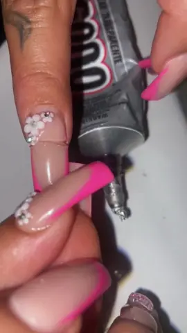 #stitch with @Sandy💈 stay blessed y’all, happy sunday🙏🏾 #happysundayeveryone #gorillaglue #pressonnails #pressonnailset #pressonnailstutorial #ouchie #nailkit #nailkits #pressons #pressonsets #pressonnails 