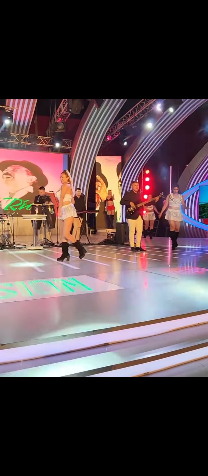 Sábado de Pasión ❤️‍🔥 #antoniorios #antoniorioselmaestro #antonioriosysubailarina #micabel #micabelbailarinadeantonio #bailarinadeantoniorios #micabelen 