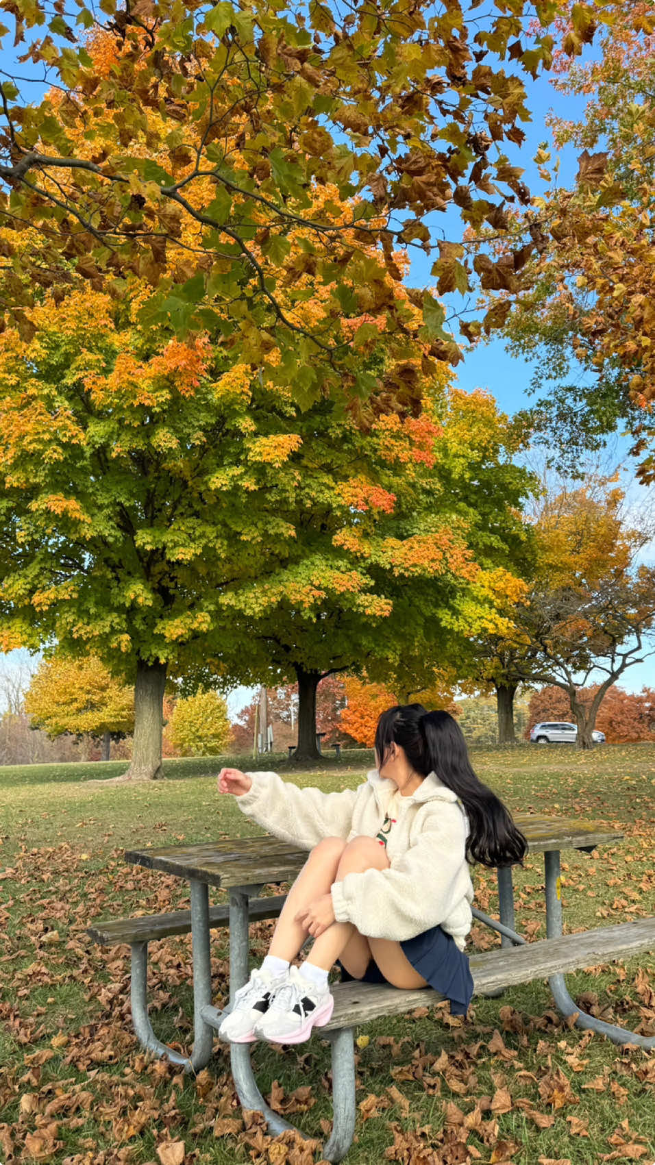 Con đường này là do em chọn, dù gian nan hay khổ đau thì em cũng phải bước tiếp. Không oán hận, không hối tiếc và trách móc #gooodvibes #fallseason 