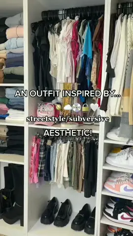 Fashion incoming 👀#y2kfashion #early2000s #2000s #StreetStyle #streetwearinspo #StreetFashion #outfitoftheday #getreadywithme #outfitideas #cargopantsgirl #hiphopfashion #fitcheck #streetwear #OOTD #grwm #outfitinspiration #y2k #tijnoutfit #tijnhaul #tijneyewear 