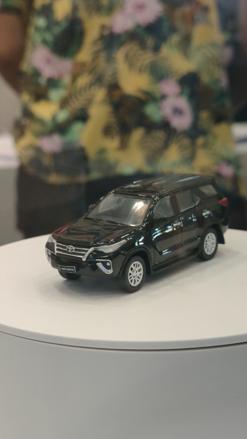 nunggu diecast ini rilis #diecast #toyotafortuner #EnergiKuatTiapLangkah 
