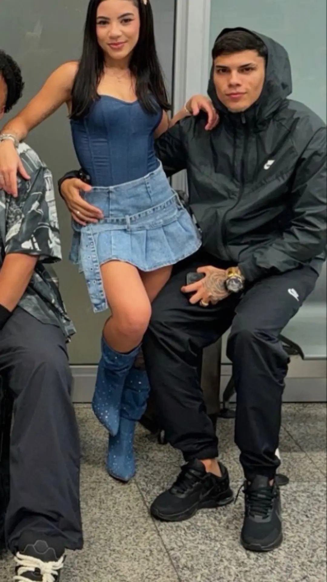 Kleyton como sempre cuidando da Danny, merecem o mundo ❤️❤️❤️@Tralha @Dany moraes #kleytontralha #danynha #foryou #kleydan #casalkleydan #papaidoano #hytalosantos 